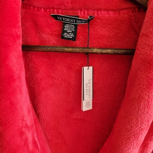 VICTORIA'S Secret Plush Fleece Embroidered Short Tie Robe Size Medium Large - Picture 3 of 5